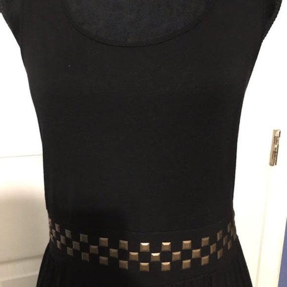 BLACK DRESS - Picture 3 of 4